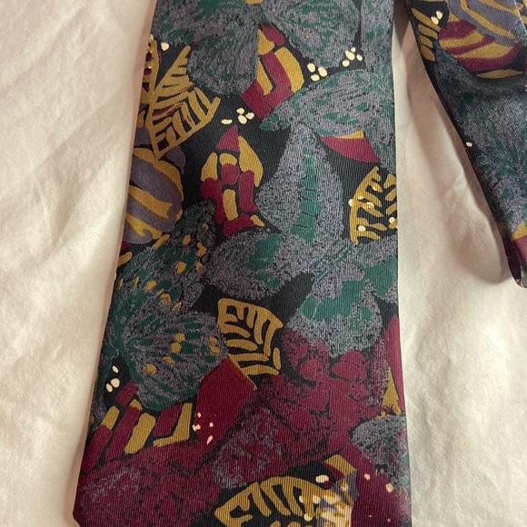 Men’s Cranberry Red W/ Natural Design Silk Tie Necktie - Silk Accents - Picture 2 of 8